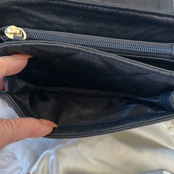 MICHAEL KORS SHOULDER/ CROSSBODY BLACK BAG - Picture 6 of 8